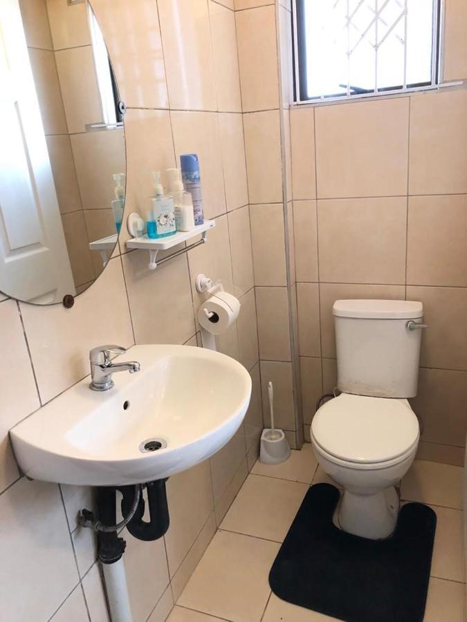 Caleb'S Guesthouse Durban Extérieur photo