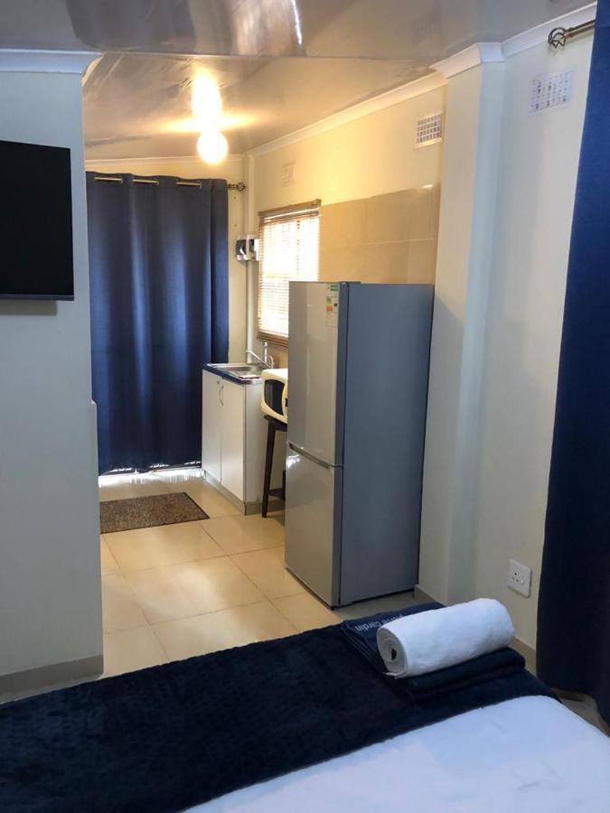 Caleb'S Guesthouse Durban Extérieur photo